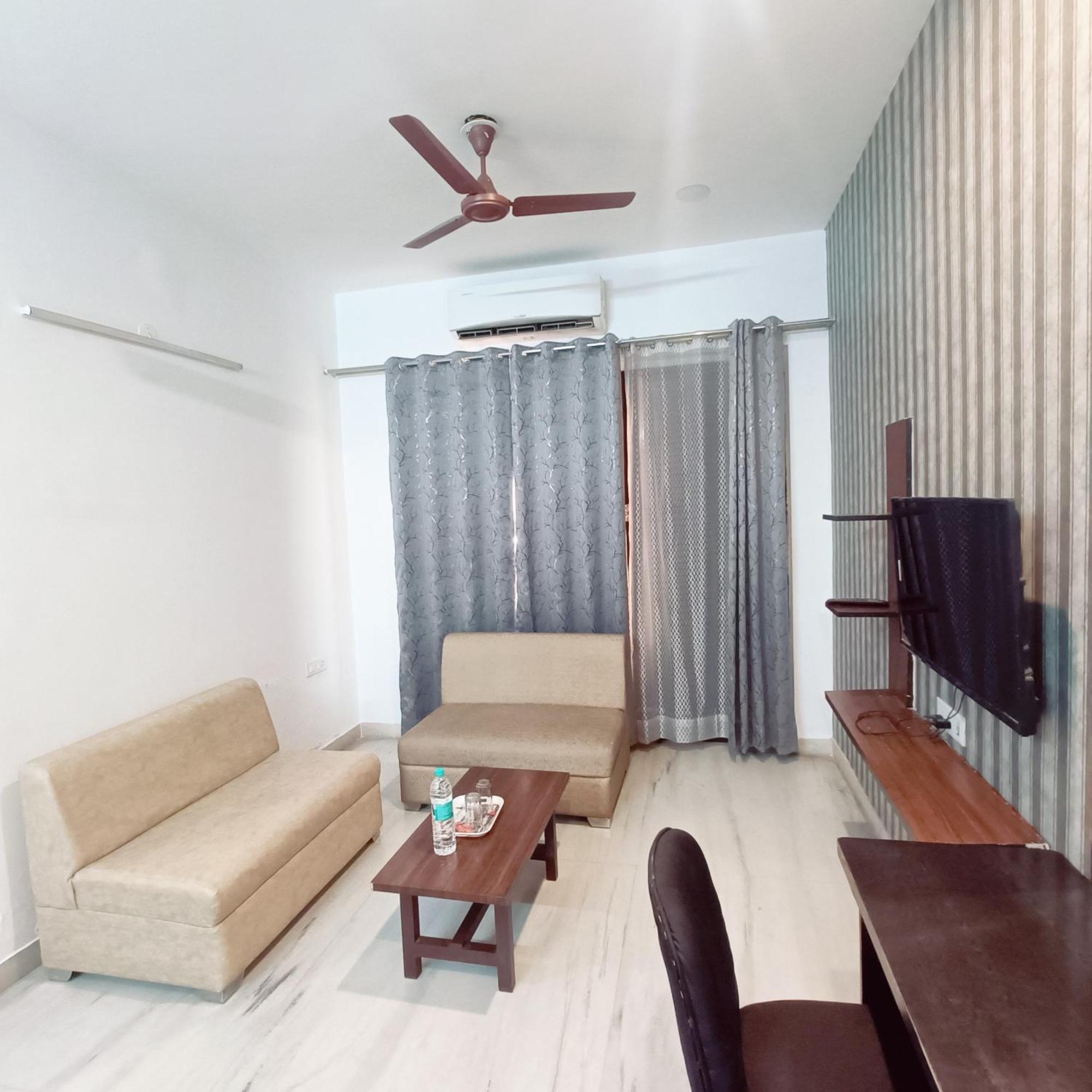 Appartamento Mi Casa Sector 47 Gurgaon Esterno foto